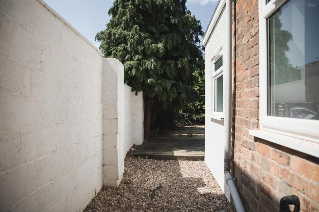 莱切斯特Riverside Park House别墅 外观 照片