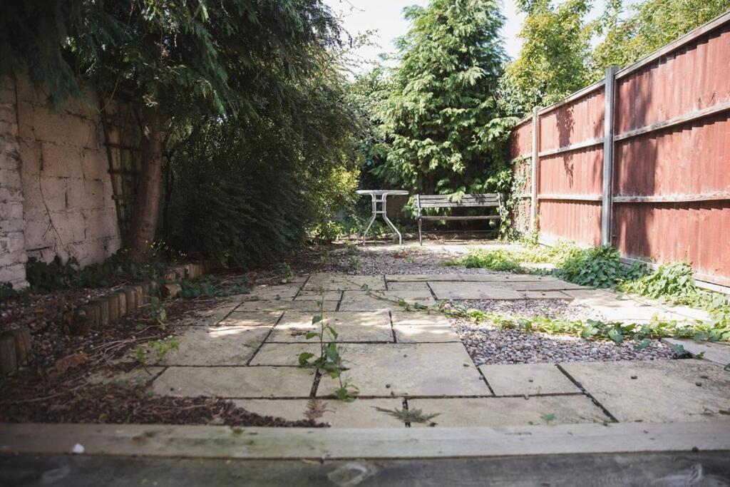 莱切斯特Riverside Park House别墅 外观 照片